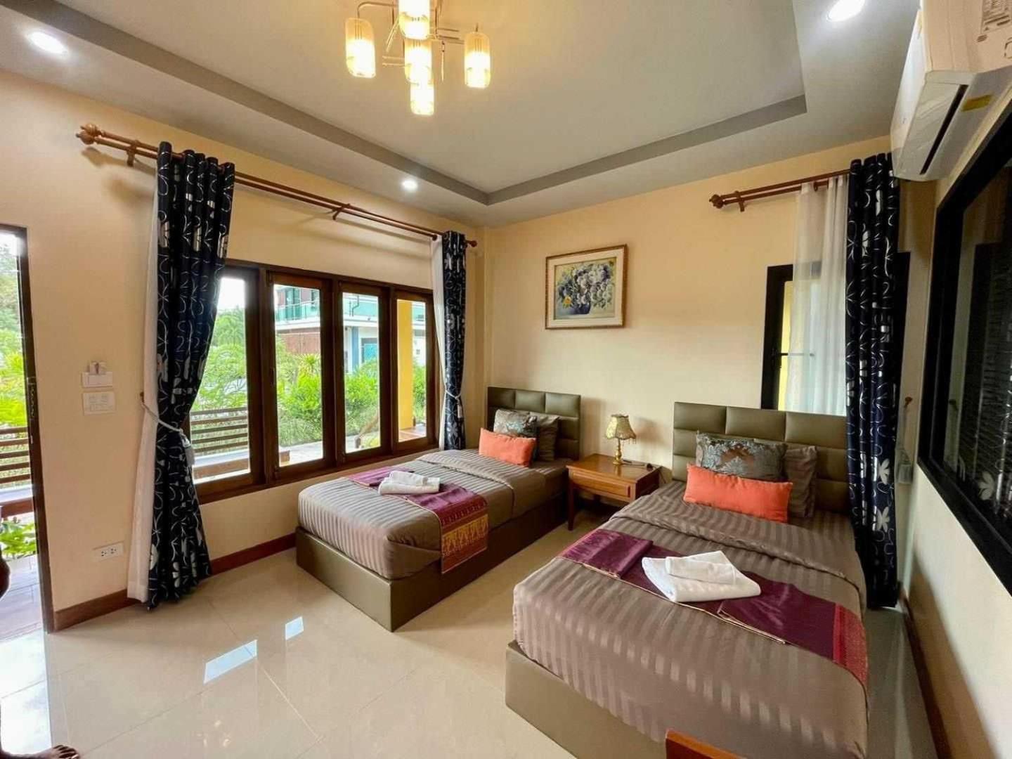 Capital O 75518 Baan Rose Resort Ao Luk Exterior foto